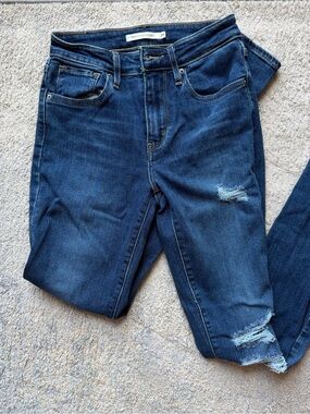 Levi’s 721 High Rise Skinny Size 24 Distressed Women's Jeans